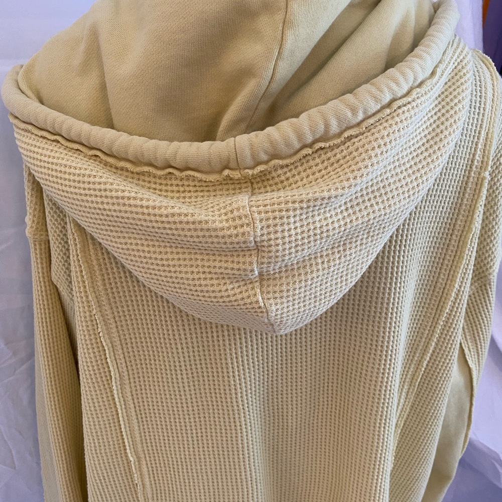 American Eagle Outfitters Yellow Cream Waffle Knit Top - Picture 8 of 10